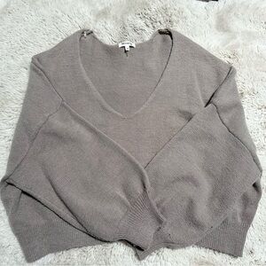 Women's V-Neck Sweater - Gray